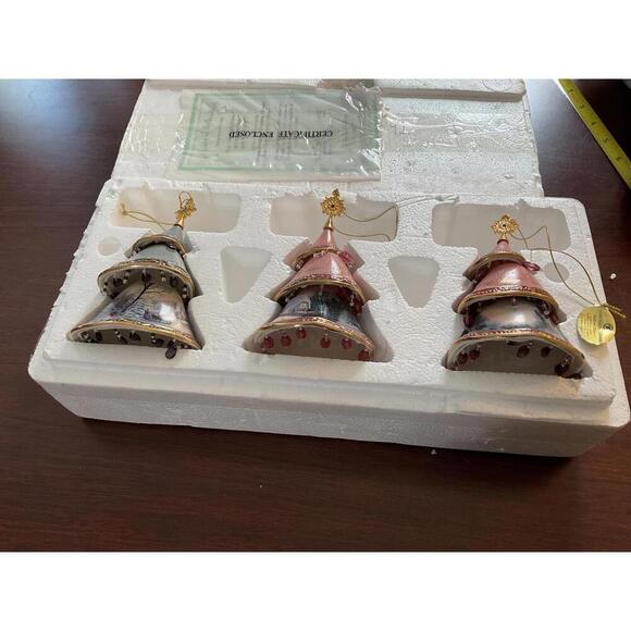Thomas Kinkade Bone China Christmas Ornaments set of 3 - Picture 8 of 8